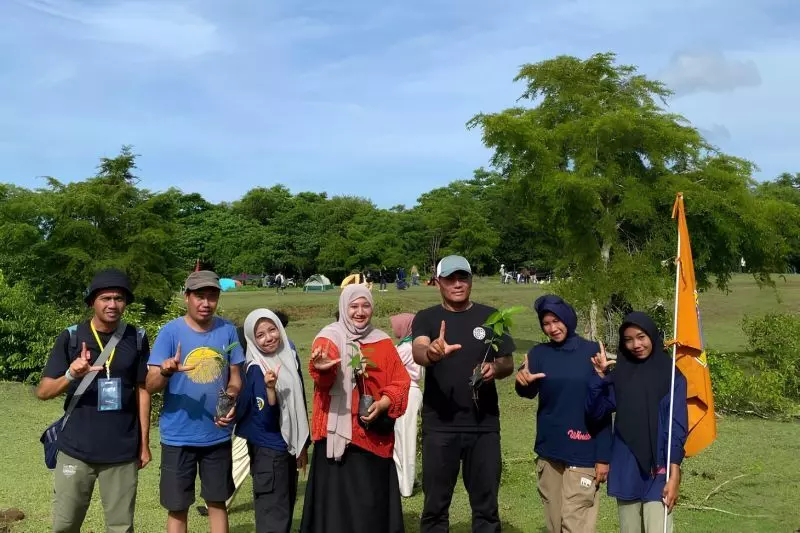 Balai TN dan Geopark Tambora ajak generasi muda rawat hutan