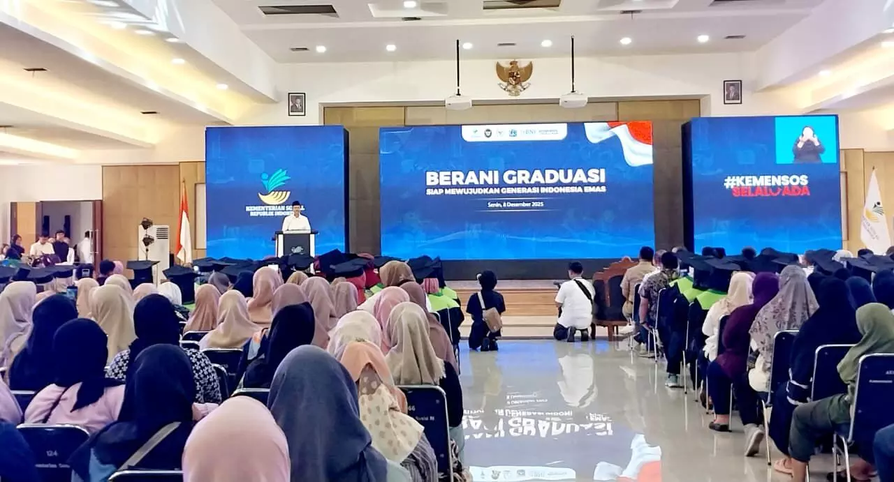 Gus Ipul tegaskan Keluarga Penerima Manfaat tidak boleh bergantung pada bansos