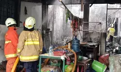 Gulkarmat kerahkan 60 personel padamkan kebakaran rumah di Jakut