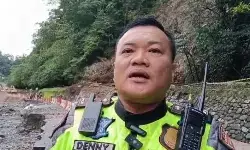 Polisi uji coba pembukaan Lembah Anai untuk kendaraan roda dua