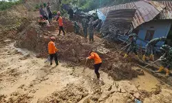 Tim gabungan temukan satu korban tanah longsor di Desa Pagaran Lambung, Tapanuli Utara Tim gabungan temukan satu korban tanah longsor di Desa Pagaran Lambung, Tapanuli Utara