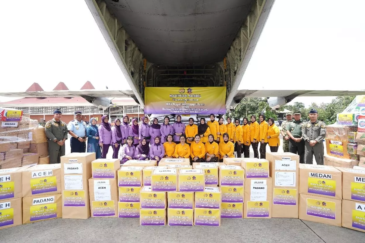 Dharma Pertiwi Pusat dan IKKT Pragati Wira Anggini Pusat kirim bantuan untuk korban bencana Sumatera Dharma Pertiwi Pusat dan IKKT Pragati Wira Anggini Pusat kirim bantuan untuk korban bencana Sumatera