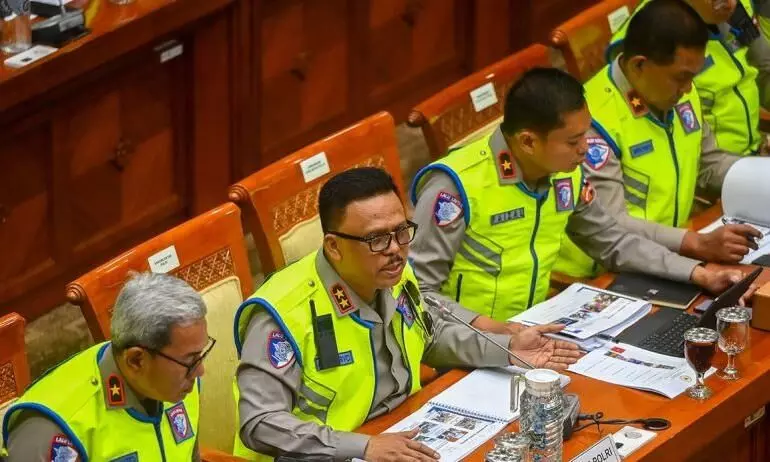 Korlantas permudah pengurusan dokumen lantas korban banjir Sumatera Korlantas permudah pengurusan dokumen lantas korban banjir Sumatera