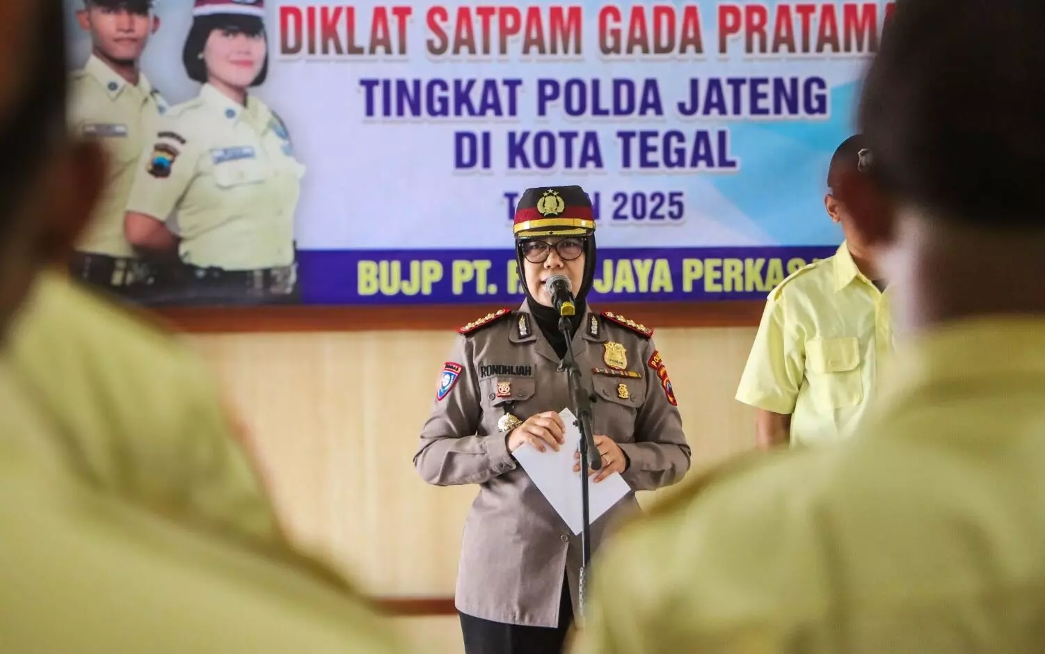 Buka Diklat Gada Pratama, Kombes Siti Rondhijah tekankan etika dan profesionalisme satpam Buka Diklat Gada Pratama, Kombes Siti Rondhijah tekankan etika dan profesionalisme satpam