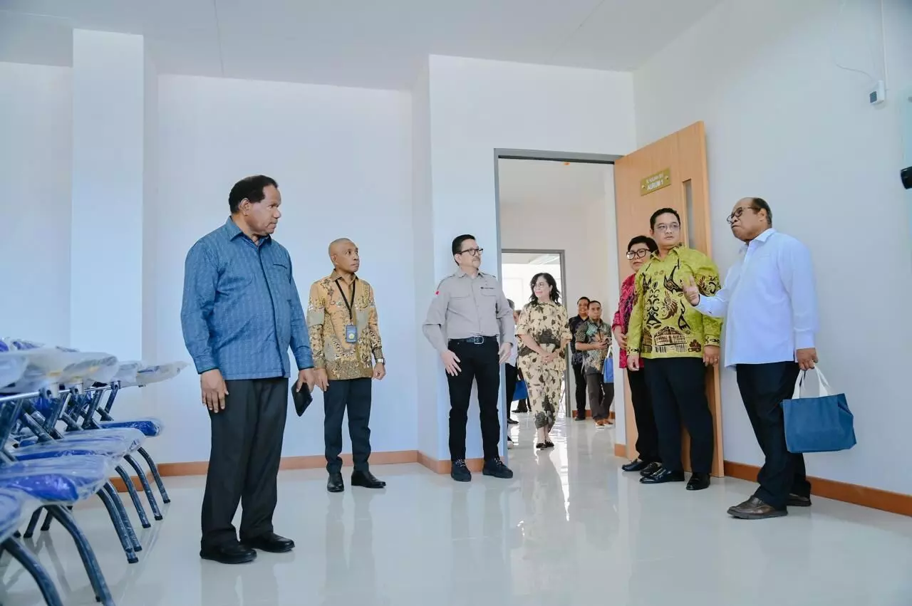 Freeport serahkan Gedung Sains & Kemitraan UNCEN, perkuat riset dan pembelajaran di Papua Freeport serahkan Gedung Sains & Kemitraan UNCEN, perkuat riset dan pembelajaran di Papua