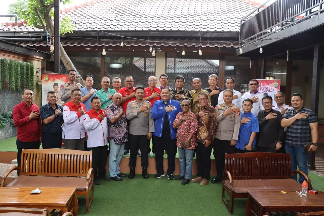 Ngopi Kamtibmas Kapolres Metro Depok bersama tokoh umat kristen Kota Depok Ngopi Kamtibmas Kapolres Metro Depok bersama tokoh umat kristen Kota Depok