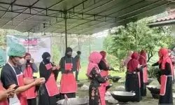 IPB produksi satu ton rendang untuk korban bencana Sumatera IPB produksi satu ton rendang untuk korban bencana Sumatera