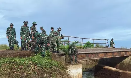 TNI AD bangun jembatan darurat di lokasi bencana banjir Sumbar