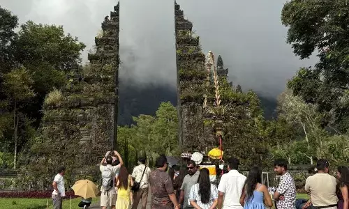 Gerbang Handara jadi salah satu tujuan wisata favorit di Bali Utara Gerbang Handara jadi salah satu tujuan wisata favorit di Bali Utara