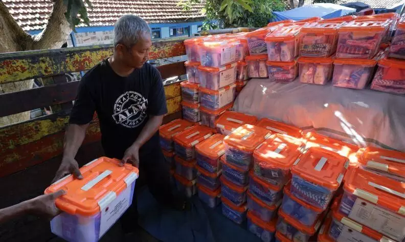 Pemerintah kebut distribusi 1.638 ton bantuan logistik ke Sumatera Pemerintah kebut distribusi 1.638 ton bantuan logistik ke Sumatera