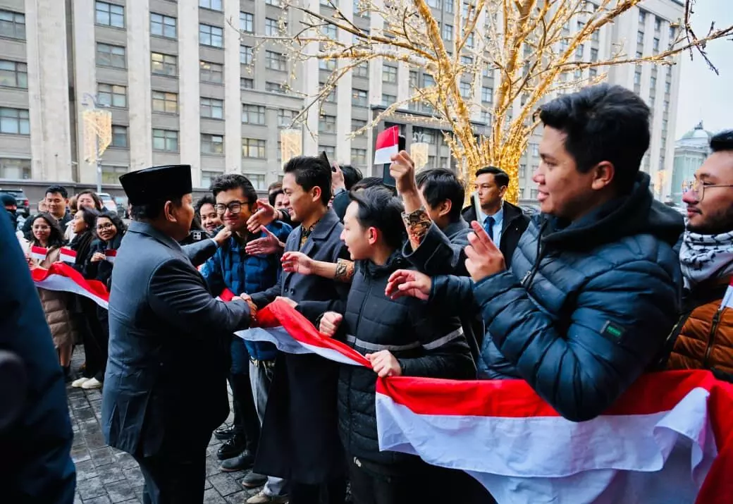 Presiden Prabowo disambut hangat diaspora Indonesia di Moskow Presiden Prabowo disambut hangat diaspora Indonesia di Moskow
