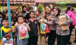 Konselor Polres Langkat gelar `trauma healing` bagi anak-anak korban banjir Besitang