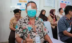 Hari Ibu ke-97, Pemprov DKI gelar operasi katarak dan bagikan kacamata gratis