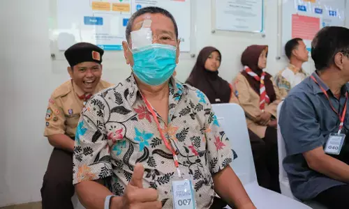 Hari Ibu ke-97, Pemprov DKI gelar operasi katarak dan bagikan kacamata gratis Hari Ibu ke-97, Pemprov DKI gelar operasi katarak dan bagikan kacamata gratis