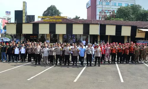 Kapolres Metro Depok pimpin apel Potmas di Lapangan Apel Polres Metro Depok