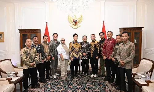 Gandeng IKAPPI, Wapres Gibran perkuat pasar rakyat lewat penjualan online Gandeng IKAPPI, Wapres Gibran perkuat pasar rakyat lewat penjualan online