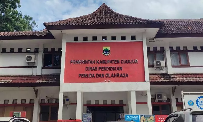 Disdikpora Cianjur tunggu putusan pusat terkait nasib guru honorer