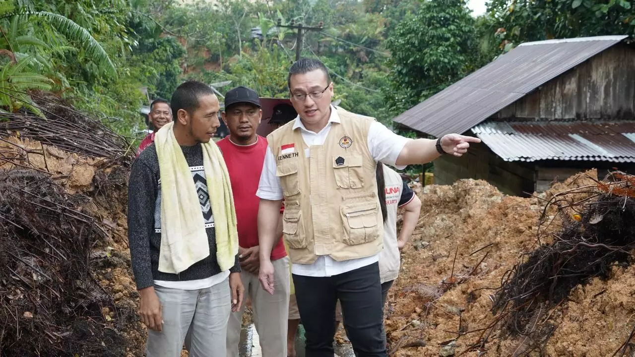 Baguna PDIP DKI dirikan posko dapur umum di lokasi bencana Tapteng Baguna PDIP DKI dirikan posko dapur umum di lokasi bencana Tapteng