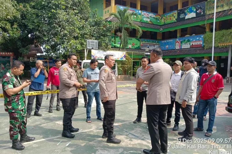 Polisi selidiki insiden mobil tabrak siswa–guru SD di Cilincing Polisi selidiki insiden mobil tabrak siswa–guru SD di Cilincing