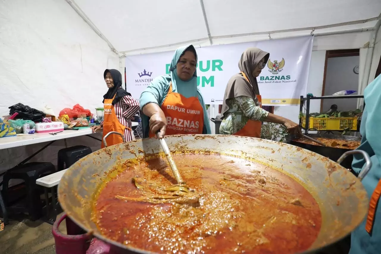 BAZNAS RI - Mandjha Ivan Gunawan dirikan dapur umum untuk penyintas bencana di Palembayan Sumbar BAZNAS RI - Mandjha Ivan Gunawan dirikan dapur umum untuk penyintas bencana di Palembayan Sumbar