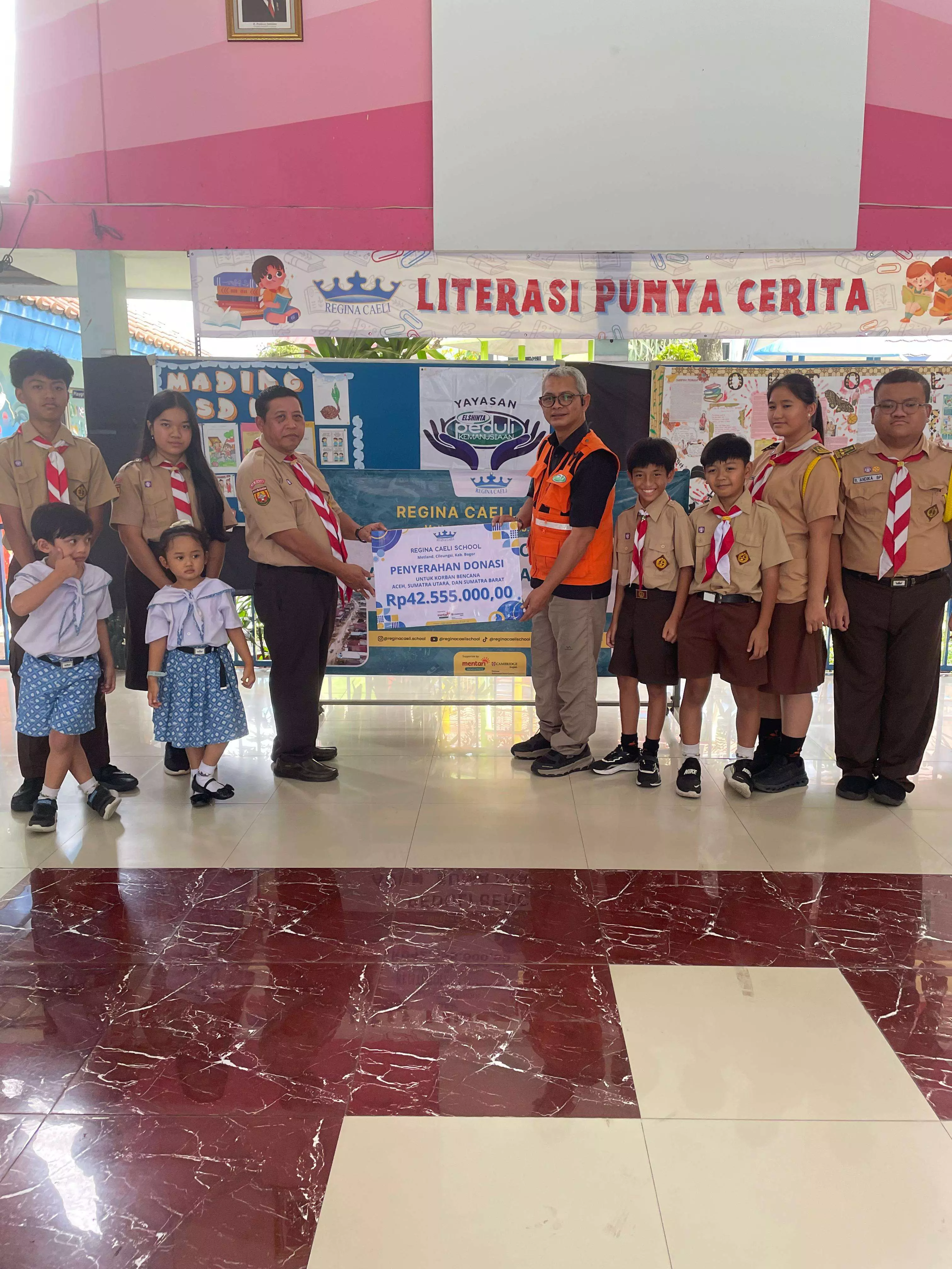 Regina Caeli School salurkan bantuan korban bencana Sumatra melalui Elshinta Peduli Regina Caeli School salurkan bantuan korban bencana Sumatra melalui Elshinta Peduli
