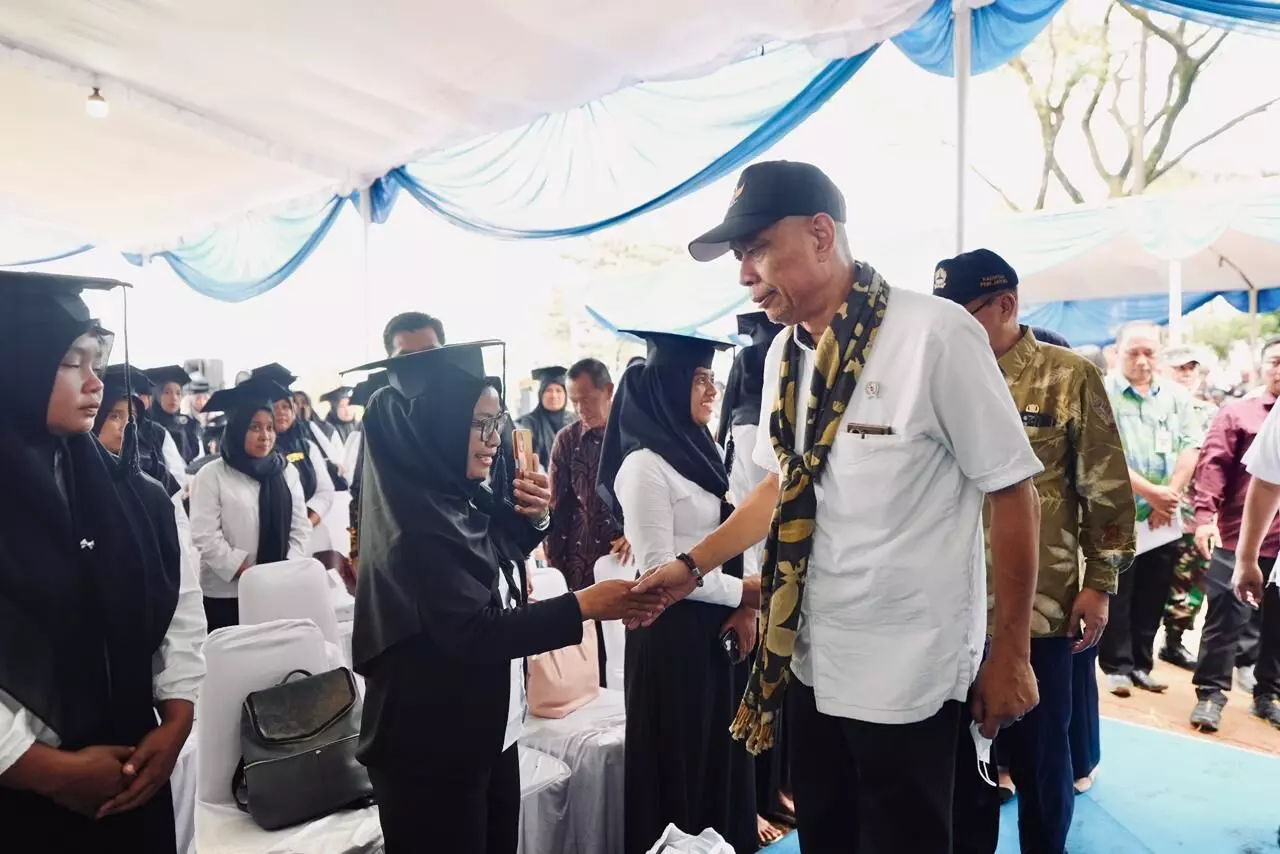 Wamensos graduasi 300 penerima Bansos PKH di Kendal Wamensos graduasi 300 penerima Bansos PKH di Kendal