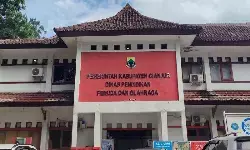 Disdikpora Cianjur tunggu putusan pusat terkait nasib guru honorer