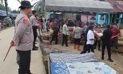 Polres Langkat salurkan bansos untuk warga terdampak banjir di Kelurahan Bukit Kubu