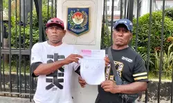 Prihatin kondisi adat Papua dan pekerja tambang, dua pemilik hak ulayat di Raja Ampat mengadu ke Jakarta Prihatin kondisi adat Papua dan pekerja tambang, dua pemilik hak ulayat di Raja Ampat mengadu ke Jakarta