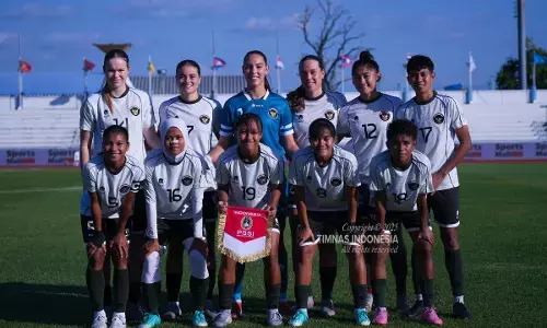 Thailand tundukkan Singapura, Indonesia melaju ke semifinal Thailand tundukkan Singapura, Indonesia melaju ke semifinal