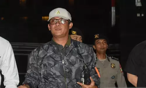 KPK amankan uang serta logam mulia dari OTT Lampung Tengah KPK amankan uang serta logam mulia dari OTT Lampung Tengah