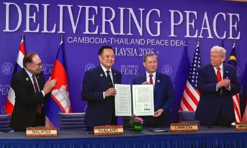 PM Charnvirakul siap berunding dengan Trump soal konflik Thailand–Kamboja PM Charnvirakul siap berunding dengan Trump soal konflik Thailand–Kamboja