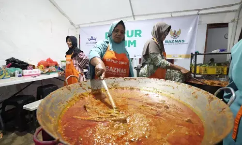 BAZNAS RI - Mandjha Ivan Gunawan dirikan dapur umum untuk penyintas bencana di Palembayan Sumbar BAZNAS RI - Mandjha Ivan Gunawan dirikan dapur umum untuk penyintas bencana di Palembayan Sumbar