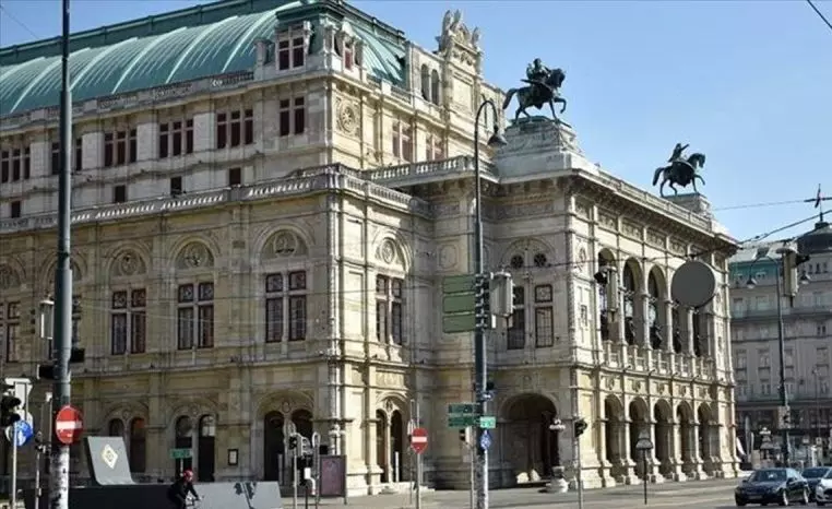 Austria sahkan larangan jilbab bagi siswi di bawah 14 tahun Austria sahkan larangan jilbab bagi siswi di bawah 14 tahun