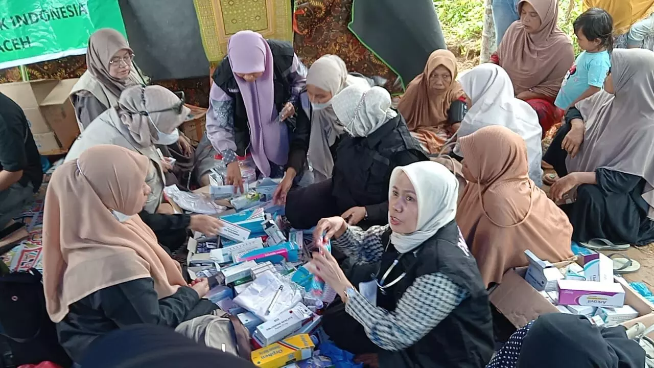 Tim Medis RSUD Cut Meutia kerahkan dokter spesialis ke lokasi pengungsian korban banjir