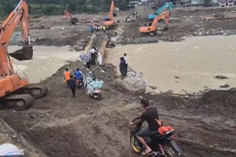 Jembatan darurat di Nagan Raya sudah bisa dilalui kendaraan roda dua