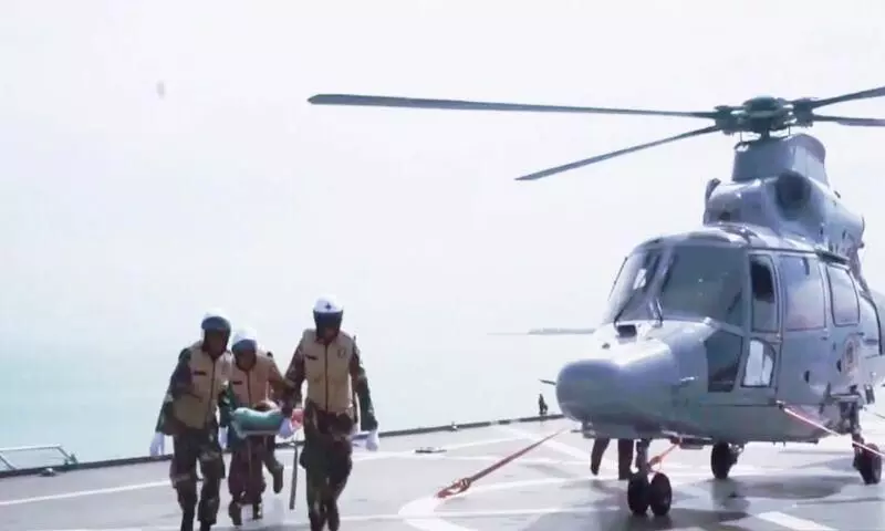 TNI AL gunakan helikopter evakuasi anak patah kaki di Aceh TNI AL gunakan helikopter evakuasi anak patah kaki di Aceh