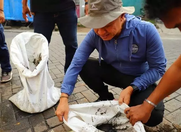 Gorong-gorong dipenuhi sampah, Bupati Kudus respon cepat aduan warga