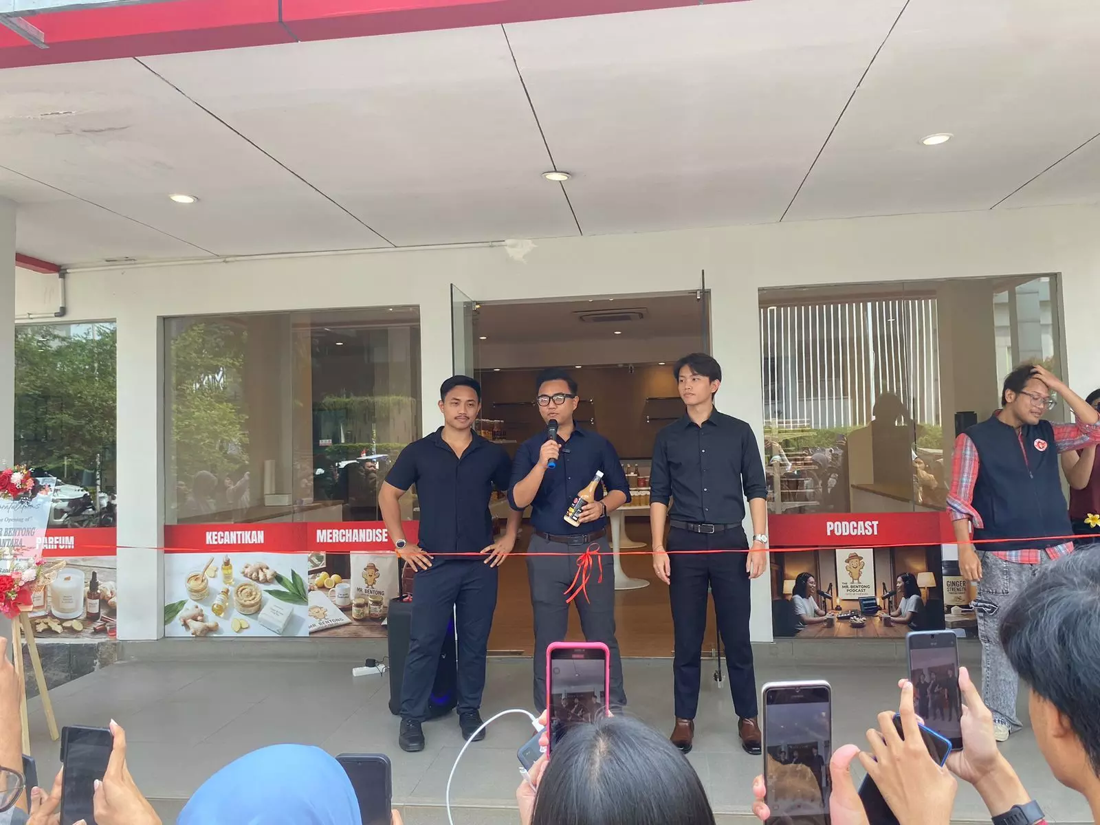 Mister Bentong buka gerai Jamu Modern pertama di Jakarta Mister Bentong buka gerai Jamu Modern pertama di Jakarta