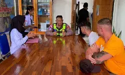 Polisi dan Imigrasi tindak dua WNA pelanggar lalu lintas di Labuan Bajo