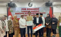 Kepala BPJPH serahkan langsung bantuan kemanusiaan BPJPH Peduli di Aceh Kepala BPJPH serahkan langsung bantuan kemanusiaan BPJPH Peduli di Aceh