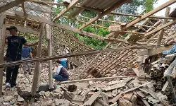 Polisi selidiki ledakan hancurkan tiga rumah di Pacitan