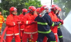 Pertamina Patra Niaga sigap tangani insiden truk skid tank yang terbakar