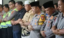 Jajaran Polres Metro Tangerang Kota gelar salat gaib untuk korban bencana Sumatera