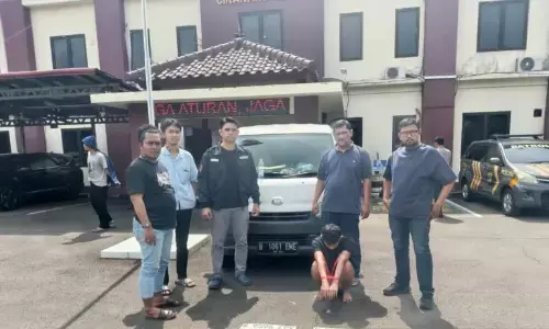 Polres Bekasi bekuk pencuri mobil perusahaan Polres Bekasi bekuk pencuri mobil perusahaan