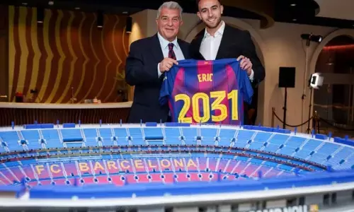 Resmi perpanjang kontrak, Eric Garcia ingin pensiun di Barcelona Resmi perpanjang kontrak, Eric Garcia ingin pensiun di Barcelona