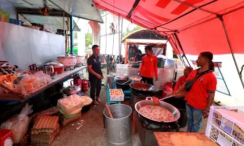 Dapur Umum dan Tagana Kemensos layani korban bencana di Agam
