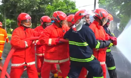 Pertamina Patra Niaga sigap tangani insiden truk skid tank yang terbakar