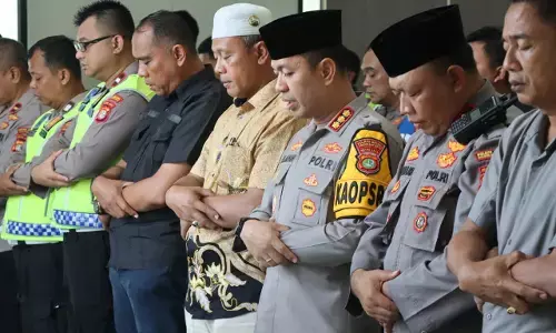 Jajaran Polres Metro Tangerang Kota gelar salat gaib untuk korban bencana Sumatera