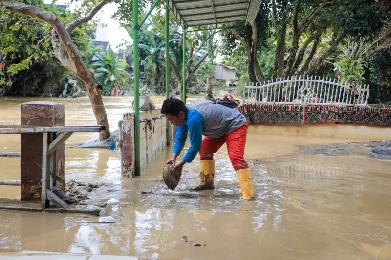 Pusdalops catat 704 luka dan 91 orang hilang akibat bencana Sumut Pusdalops catat 704 luka dan 91 orang hilang akibat bencana Sumut